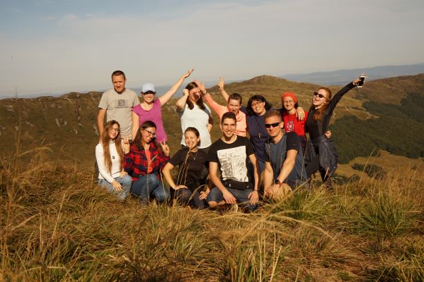 „Zadawanie sobie pytań jest dobrą drogą do poznawania siebie” – Mateusz